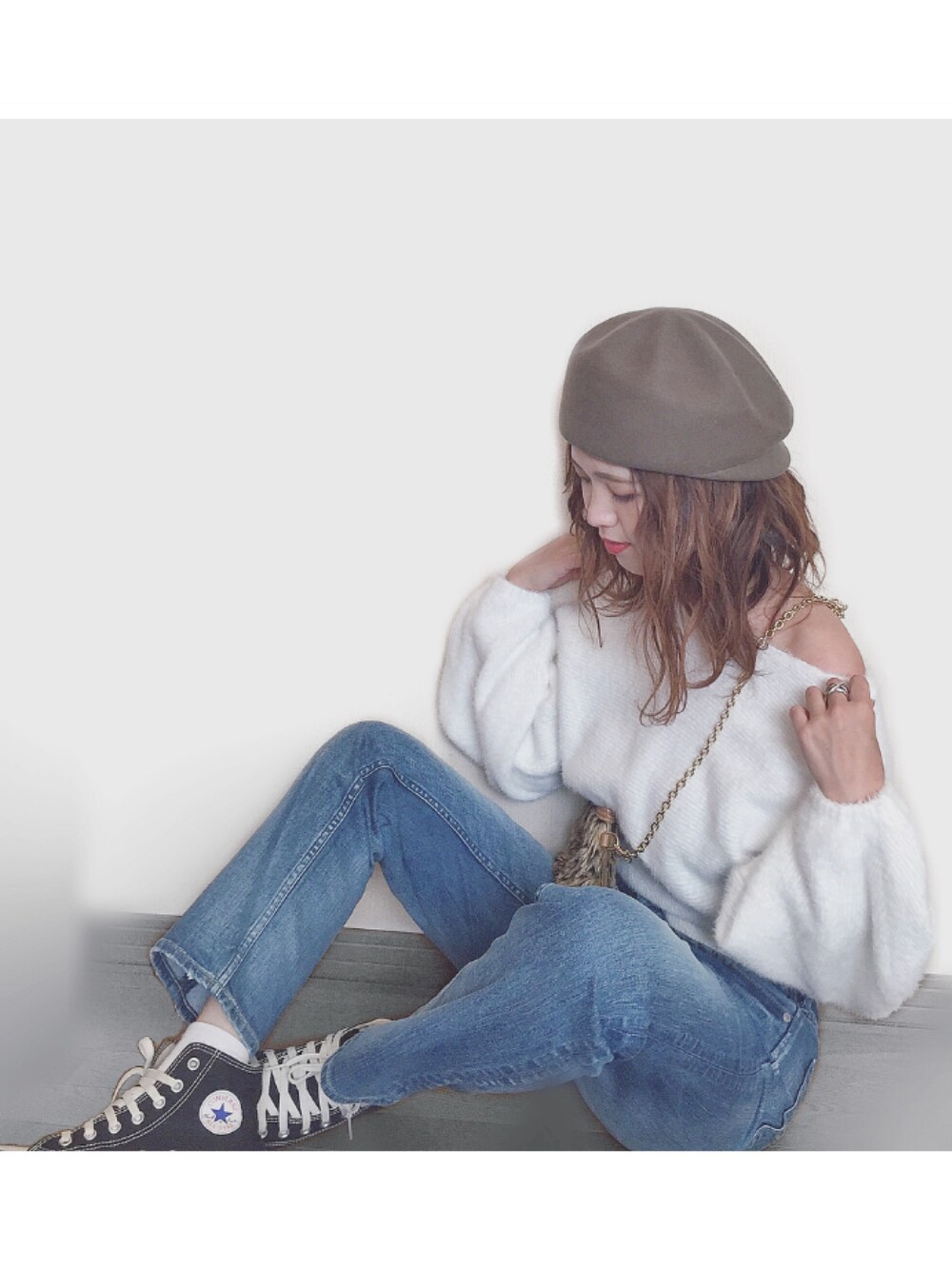 「YANUK、ヤヌーク、ANNETTE、アネット、ストレートデニム、ふわふわニット、オフショルダー、コンバース、イチヨンプラス、ボリューム袖」｜「ROYAL PARTYのソフトキャンディーニット（ニット/セーター、ホワイト系）」を使った、Miiさん（レディース・159cm）の冬コーディネートの1枚目の写真