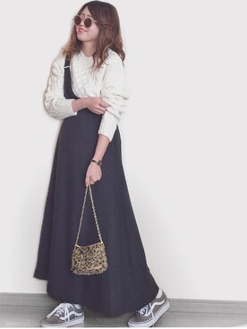 「オールドスクール」｜「アイテム（ジャンパースカート）」を使った、Miiさん（レディース・159cm）の冬コーディネート