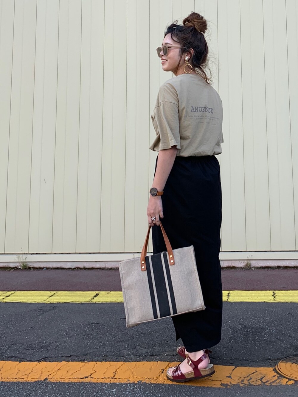 「LIPSTAR、リップスター、Tシャツ、ビッグT、バックプリント、ロゴT、ロングスカート、ビルケンシュトック、バリ、USポロ」｜「CAMBIOのmt5877-WEARISTAコラボTee（ hiro さん）（Tシャツ/カットソー、ベージュ系）」を使った、Miiさん（レディース・159cm）の夏コーディネートの1枚目の写真