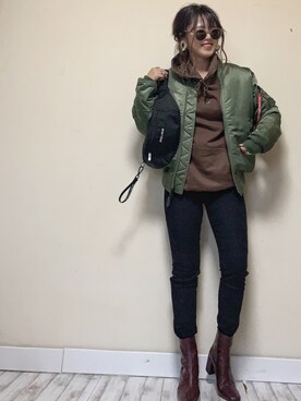 「ロゴパーカー」｜「アイテム（MA-1）」を使った、Miiさん（レディース・159cm）の冬コーディネート