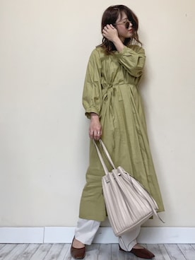 「プリーツバッグ」｜「アイテム（シャツワンピース）」を使った、Miiさん（レディース・159cm）の春コーディネート