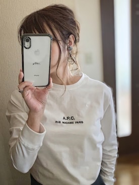 「A.P.C.」｜「アイテム（PC・スマホグッズ/家電）」を使った、Miiさん（レディース・159cm）の春コーディネート
