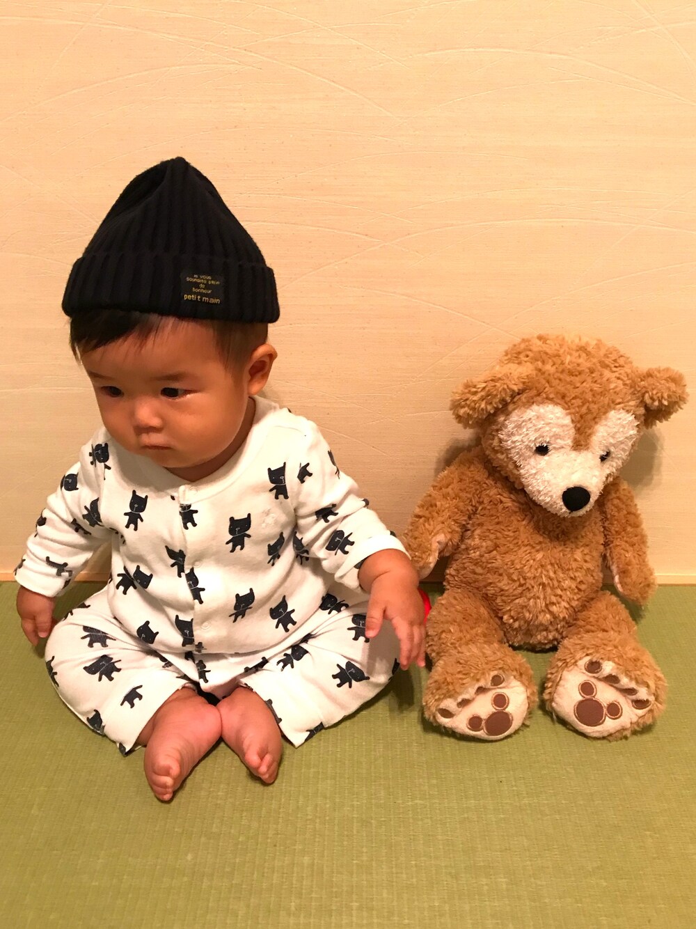 「秋コーデ、男の子、赤ちゃん、ロンパース、GAP、petit main」｜「GAPのアイテム（ロンパース、ホワイト系）」を使った、swan◡̈⃝ rkaさん（キッズ・60cm）の秋コーディネートの1枚目の写真