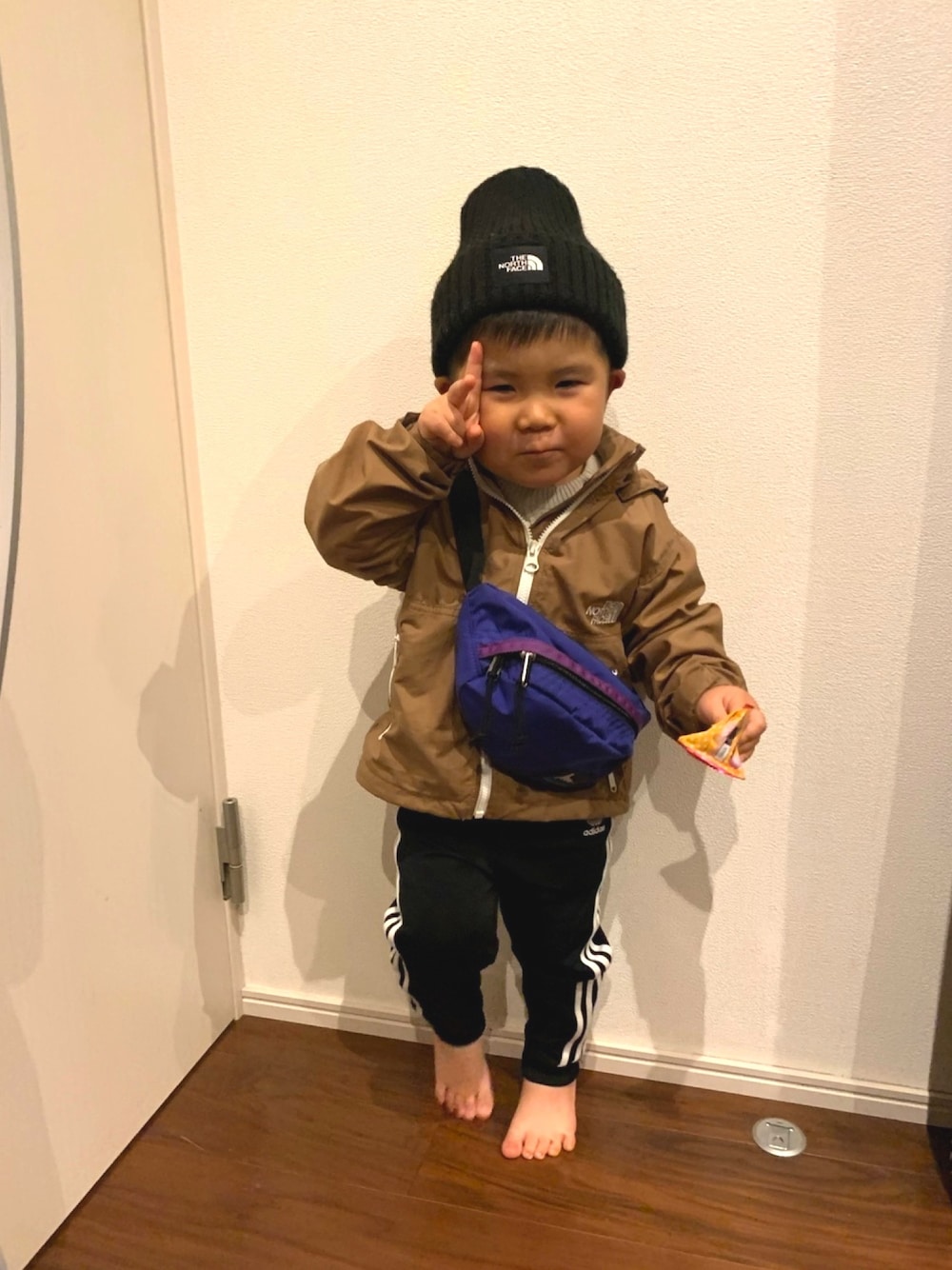「キッズファッション、キッズ、スポーツミックス、おとこのこ、秋冬コーデ、年末WEAR感謝祭、2歳9ヶ月」｜「THE NORTH FACEのTHE NORTH FACE K COMPACT JACKET（ナイロンジャケット、ブラウン系）」を使った、swan◡̈⃝ rkaさん（キッズ・90cm）の冬コーディネートの1枚目の写真