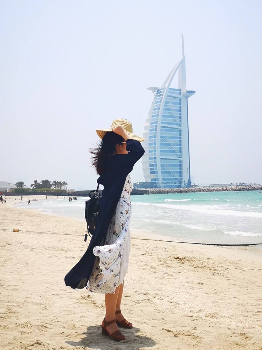 「summer、Dubai」｜「JEANASISの(JEANASIS)フレンチリネンロングカーディガン/546948（カーディガン/ボレロ、ホワイト系）」を使った、AriesCさん（レディース・160cm）の秋コーディネートの1枚目の写真