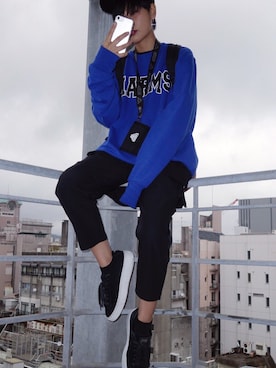 「カラースウェット」｜「アイテム（財布/小物）」を使った、川越由衣さん（レディース・154cm）の春コーディネート