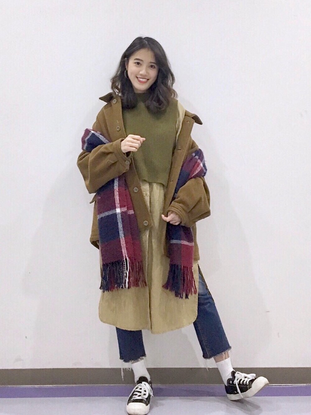 「秋のコーデ」｜「無印良品のアイテム（スニーカー、ブラック系）」を使った、#HeidiStyleさん（レディース・161cm）の春コーディネートの1枚目の写真