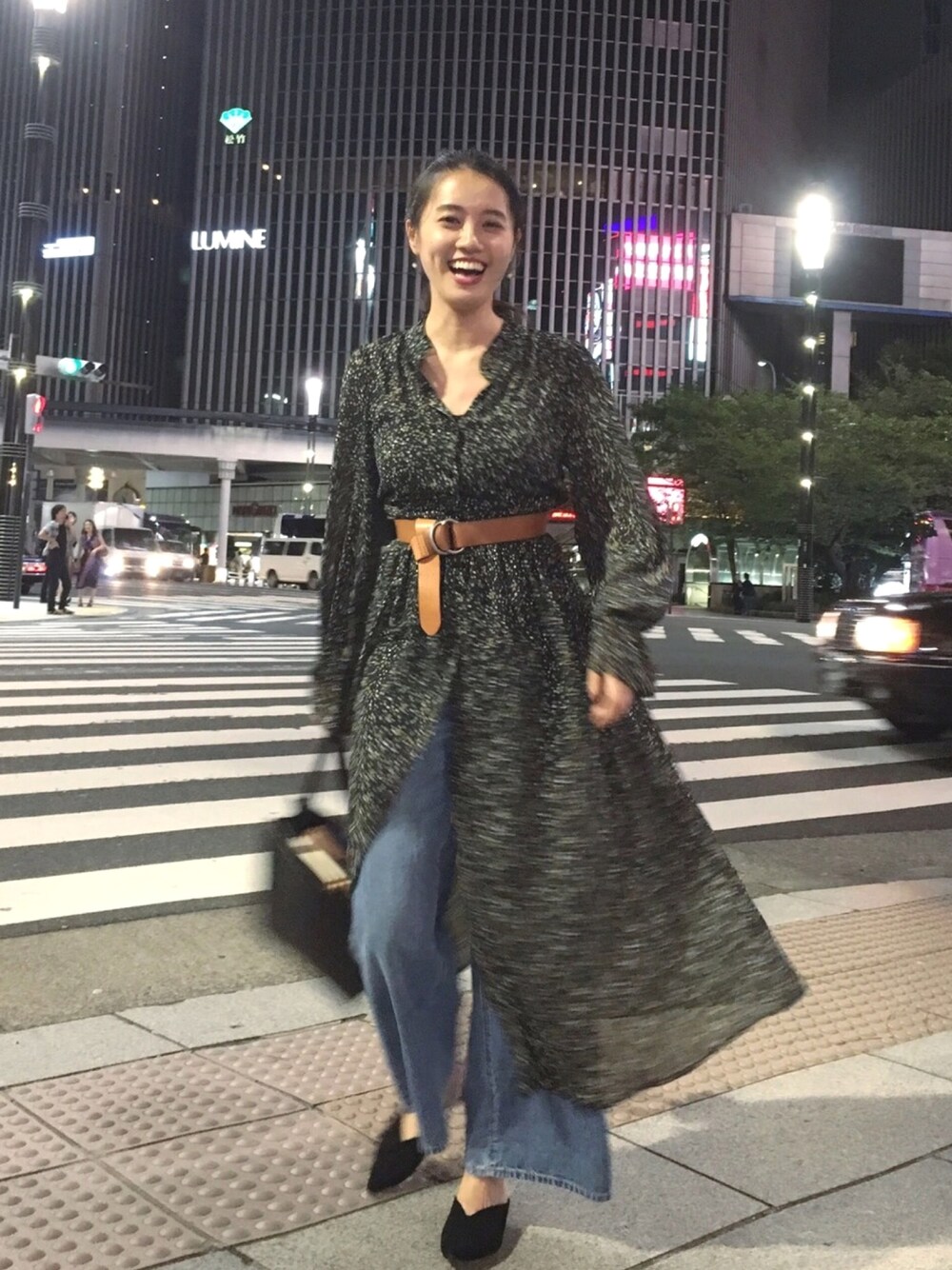 「プチプラコーデ、カジュアルコーデ、花柄ワンピース、デニム、デニムパンツ、サンダル」｜「Heatherのアイテム（ワンピース、ブラック系）」を使った、#HeidiStyleさん（レディース・160cm）の夏コーディネートの1枚目の写真