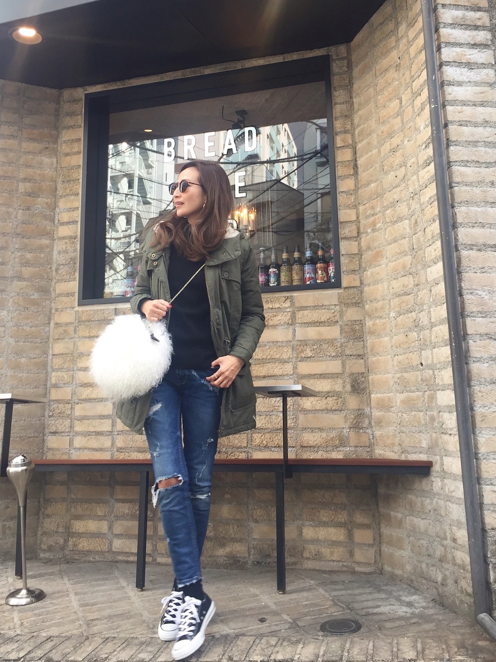 「大人カジュアル、モッズコート、converse、ZARA、楽チンコーデ、デニムコーデ、RIM.ARK、プチプラコーデ、シンプルコーデ、ママコーデ」｜「C&C Californiaのアイテム（モッズコート、グリーン系）」を使った、Honey_conaさん（レディース・164cm）の冬コーディネートの1枚目の写真