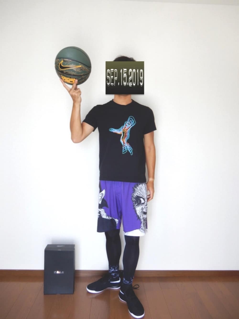 「ラブアンドピース2019、バスケ、BasketBall、adidas、ﾊﾞｯｼｭ、NIKE、LEBRON、VOLCOM、水着、海パン」｜「adidasのアイテム（Tシャツ/カットソー、ブラック系）」を使った、こじゃれ山さん（メンズ・183cm）の秋コーディネートの1枚目の写真