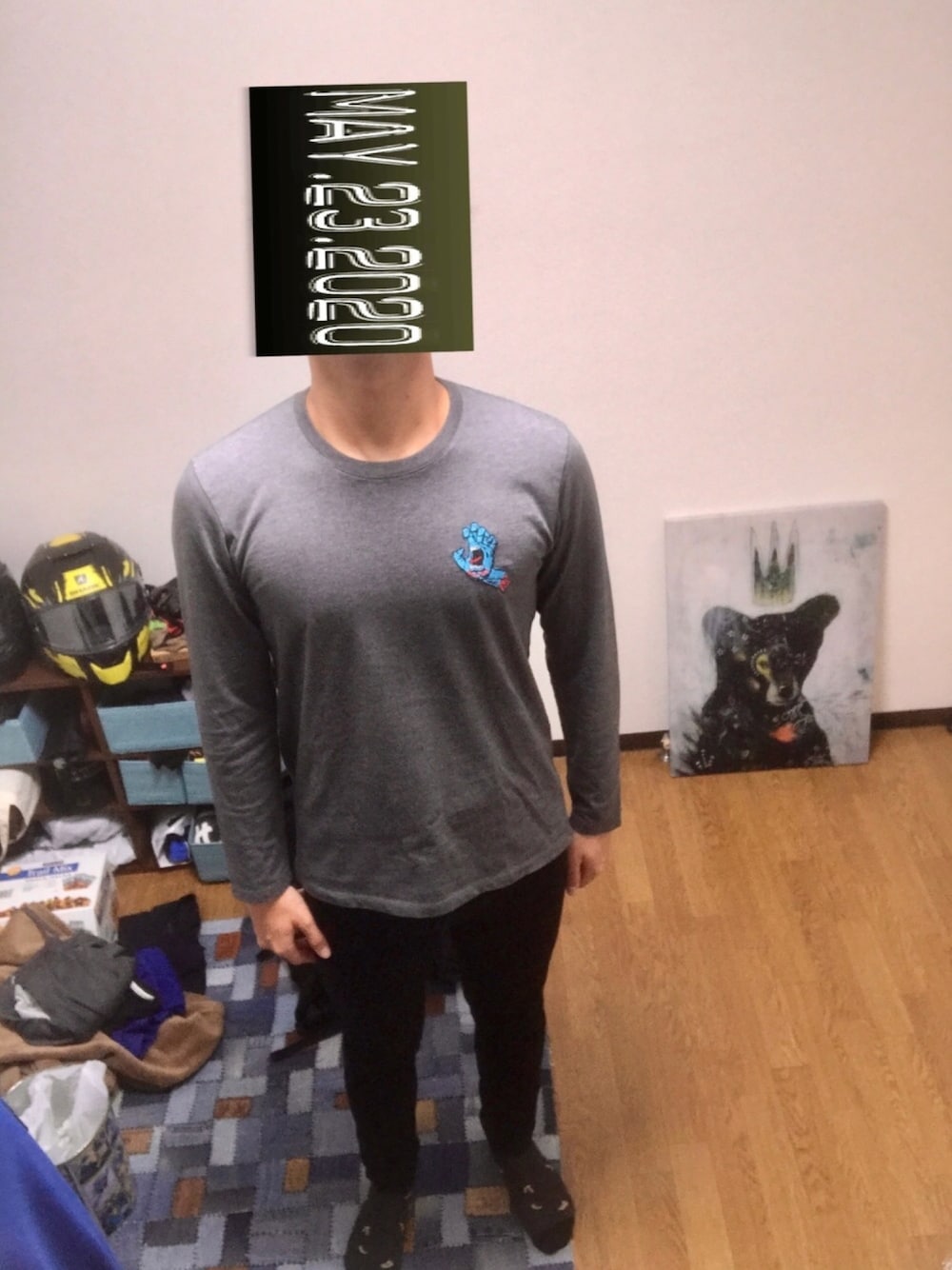 「ユニクロ、UNIQLO、ロンT、サンタクルーズ、SANTA CRUZ、ワッペン、おうち時間、DIY、おしゃれさんと繋がりたい、音楽で繋がる」｜「UNIQLOのスーピマコットンクルーネックT（長袖） ＋EC（Tシャツ/カットソー、グレー系）」を使った、こじゃれ山さん（メンズ・183cm）の春コーディネートの1枚目の写真