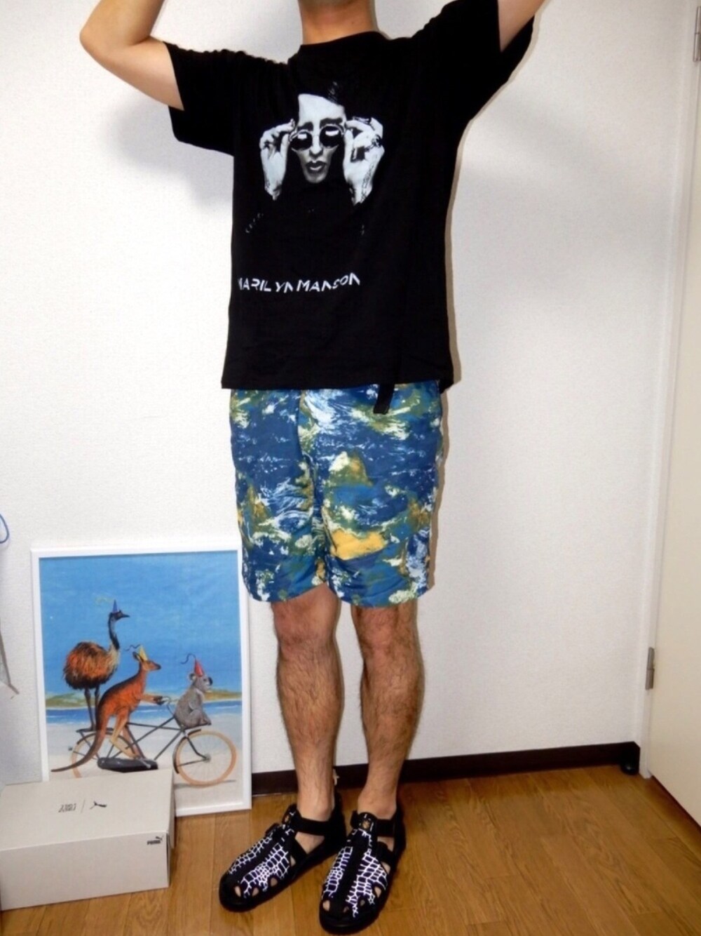 「夏コーデ、おしゃれさんと繋がりたい、休日コーデ、夏だ！Tシャツ着よう！、バンドT、marilyn manson、ハーフパンツ、Columbia、スポーツサンダル、SHAKA」｜「Columbiaのアイテム（その他パンツ、ブルー系）」を使った、こじゃれ山さん（メンズ・183cm）の夏コーディネートの1枚目の写真