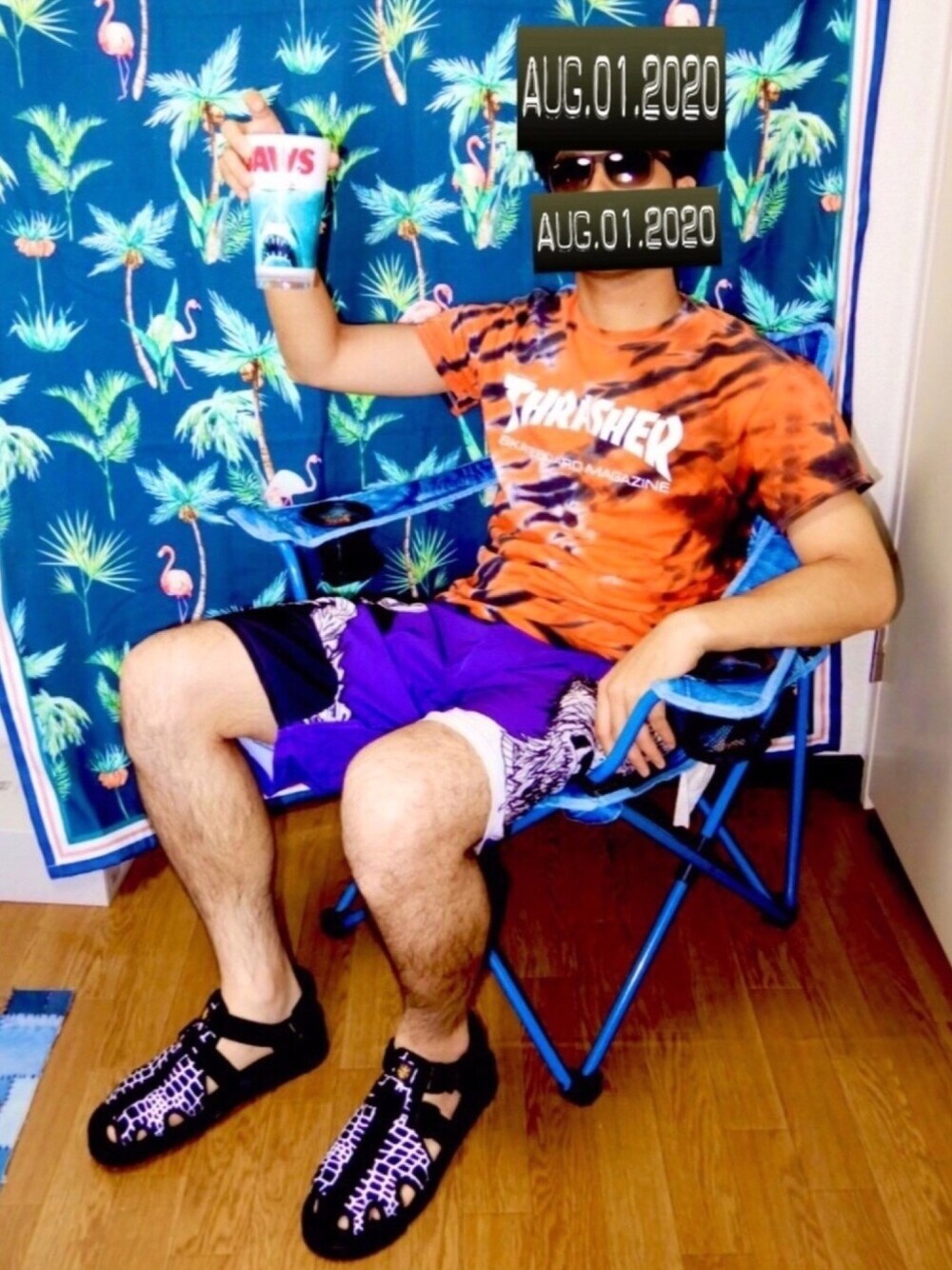 「休日スタイル、夏コーデ、THRUSHER、お洒落さんとつながりたい、スポーツサンダル、ハーフパンツ、アウトドアスタイル、VOLCOM、ray ban、COLEMAN  」｜「THRASHERのアイテム（Tシャツ/カットソー、オレンジ系）」を使った、こじゃれ山さん（メンズ・183cm）の夏コーディネートの1枚目の写真