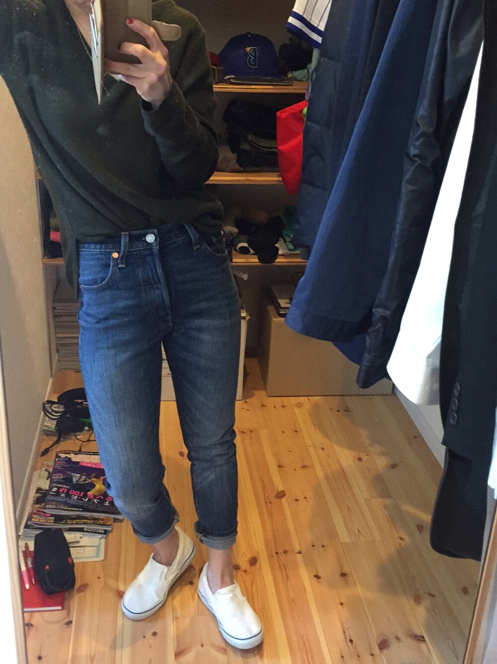 「ドラフトリーバイス、休日スタイル、ゾゾバカ、ootd、バンズ、リーバイス、デニムバカ」｜「STUDIOUSのアイテム（ニット/セーター、グリーン系）」を使った、もっささん（レディース・154cm）の冬コーディネートの1枚目の写真