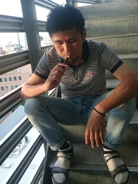 「タバコ」｜「アイテム（アクセサリー）」を使った、末廣勇太さん（メンズ・183cm）の夏コーディネート