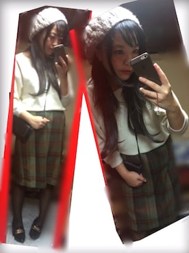 「UNIQLO（ユニクロ）のアイテム（Tシャツ/カットソー、ホワイト系）」を使った、なーしゃさん（レディース）の秋コーディネート