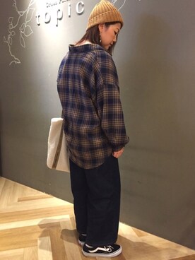 「ビッグシャツ」｜「アイテム（ニットキャップ/ビーニー）」を使った、Kana Toyodaさん（レディース・165cm）の秋コーディネート