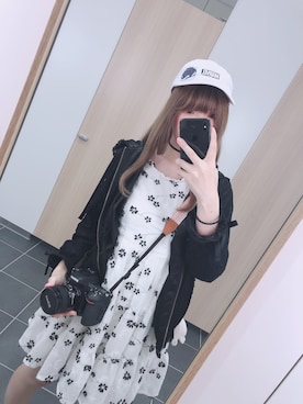 「カメラ女子」｜「アイテム（キャップ）」を使った、むぎさん（レディース・155cm）の秋コーディネート