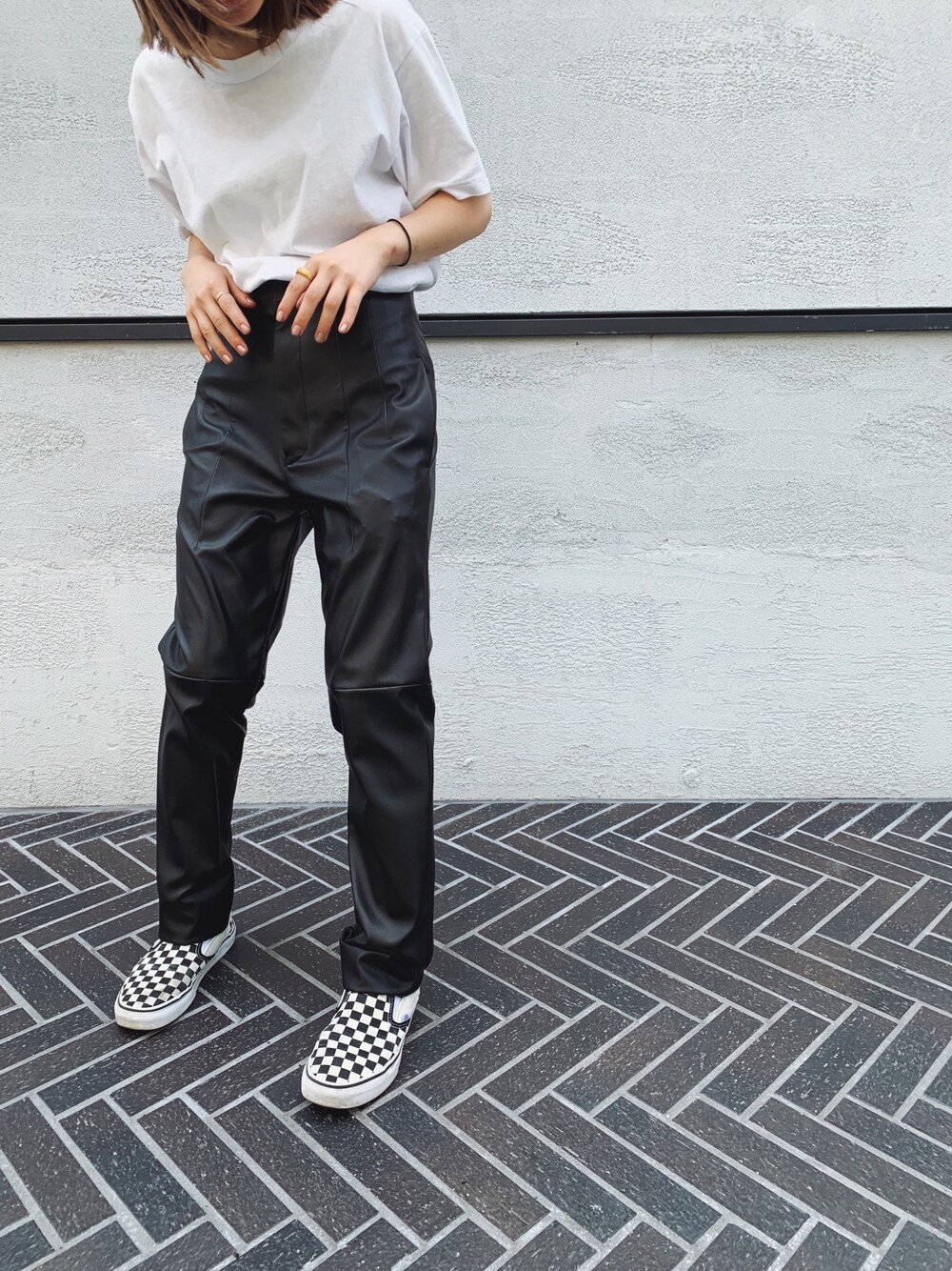 「シンプルコーデ、パンツスタイル、ラフ、ラクチンコーデ、夏コーデ、低身長コーデ、カジュアルコーデ、モノトーンコーデ、ootd」｜「zoeのアイテム（パンツ、ブラック系）」を使った、kanaperoさん（レディース・151cm）の夏コーディネートの1枚目の写真