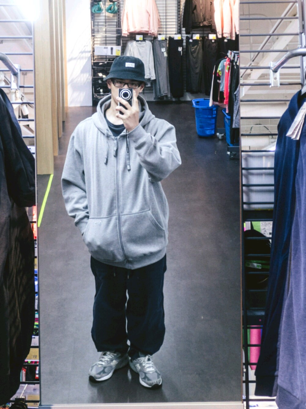 「秋のコーデ、今日のコーデ、低身長、newbalance993、NEWBALANCE、THE NORTH FACE、PRO CLUB、oversize、thenorthfacepurplelabel」｜「Dickiesのアイテム（ハット、ブラック系）」を使った、RoxsoulLeeさん（メンズ・170cm）の秋コーディネートの1枚目の写真