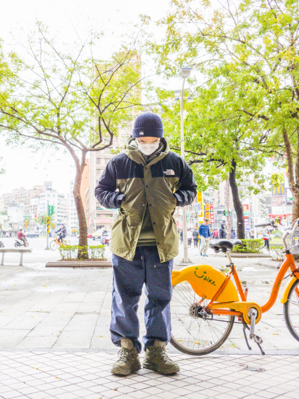「THE NORTH FACE、HOKAONEONE、FR2」｜「THE NORTH FACEのザ・ノース・フェイス ニット帽 カフ SALTY DOG THE NORTH FACE（ニットキャップ/ビーニー、ブルー系）」を使った、RoxsoulLeeさん（メンズ・170cm）の冬コーディネートの1枚目の写真