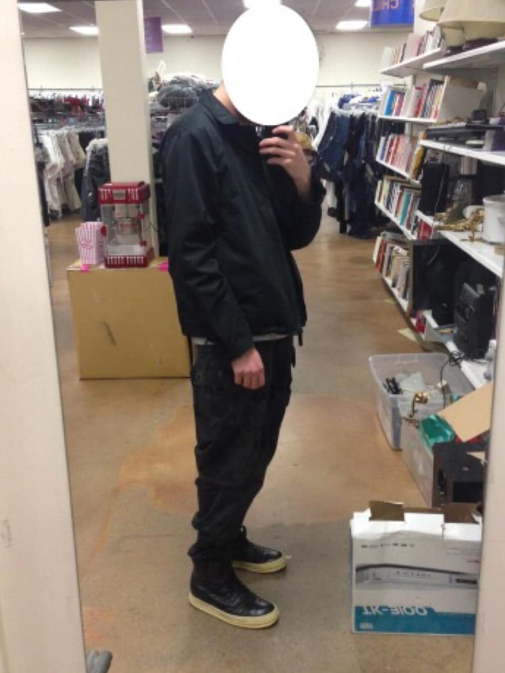 「JULIUS、RICK OWENS、acronym」｜「ACRONYMのアイテム（ブルゾン、ブラック系）」を使った、chrisさん（メンズ・178cm）の秋コーディネートの1枚目の写真