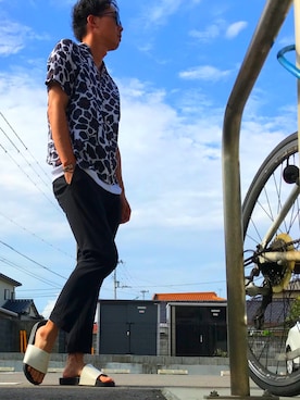 「Saturdays NYC（サタデーズ ニューヨークシティ ）のアイテム（サンダル）」を使った、ハイリさん（メンズ・177cm）の秋コーディネート