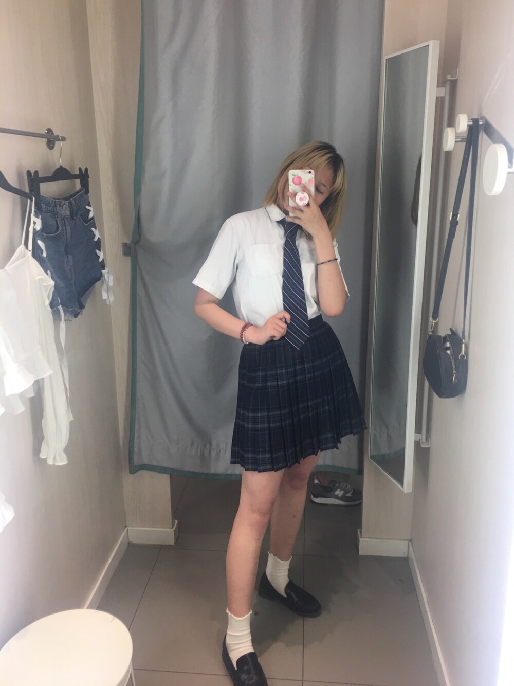 「少女、夏天、jk制服、JK」｜「cecilのアイテム（スカート、ブルー系）」を使った、芥末酱さん（レディース・168cm）の春コーディネートの1枚目の写真