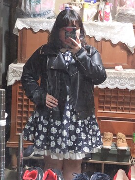 「Queen（クイーン）のアイテム」を使った、MOMOさん（レディース・165cm）の秋コーディネート