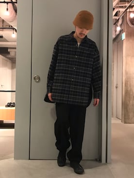 「SHINYAKOZUKA（シンヤコヅカ）のアイテム（トップス）」を使った、WARE-mo-KOU_aokiさん（メンズ・177cm）の秋コーディネート