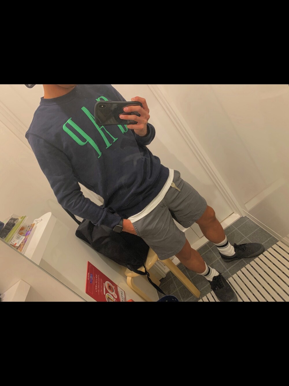 「春コーデ、春、ショートパンツ、サーフ、スケータースタイル、トレーナー、ラフ、スポーツミックス、はるコーデ、シンプル」｜「GAPのGapロゴ クルーネックスウェットシャツ（スウェット、ブルー系）」を使った、たくさん（メンズ・170cm）の春コーディネートの1枚目の写真