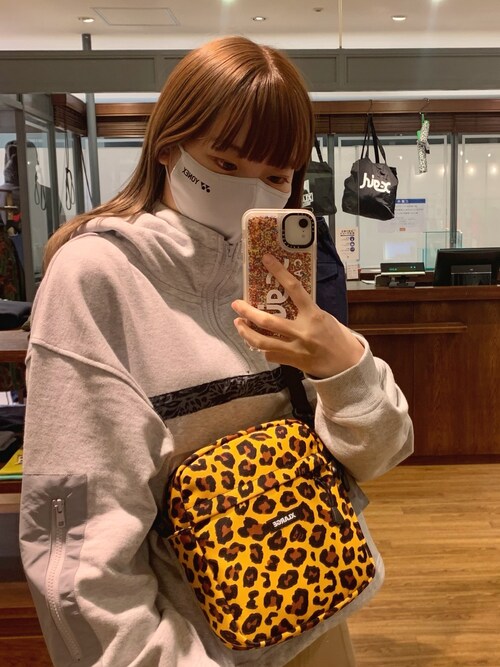 平田 詩織 Xlarge X Girl 町田 X Girlのスマホケース カバーを使ったコーディネート Wear