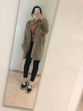 「黒スキニー」｜「アイテム（ムートンコート）」を使った、まゆさん（レディース・158cm）の冬コーディネート