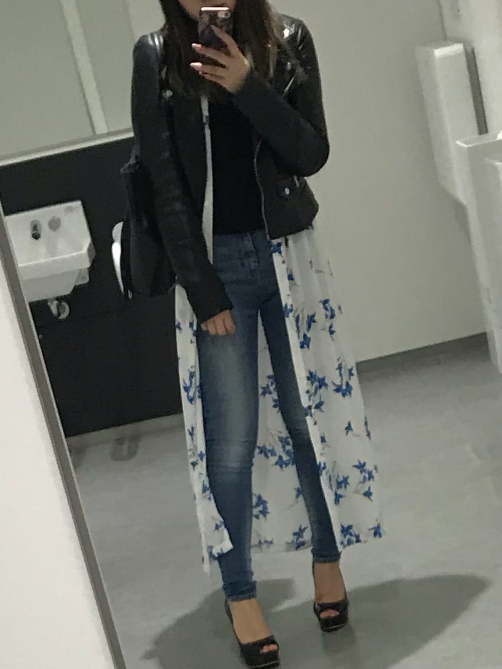 「riendaのアイテム（デニムパンツ、ブルー系）」を使った、さーさんさん（レディース・156cm）の春コーディネートの1枚目の写真