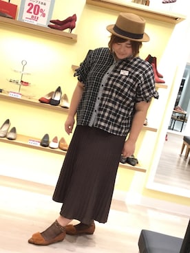 「おおぶりピアス」｜「アイテム（パンプス）」を使った、WAららぽーとエキスポシティ店さん（レディース・160cm）の秋コーディネート