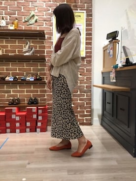 「URBAN RESEARCH（アーバンリサーチ）のプリントマキシスカート（スカート）」を使った、WAららぽーとエキスポシティ店さん（レディース・160cm）の秋コーディネート