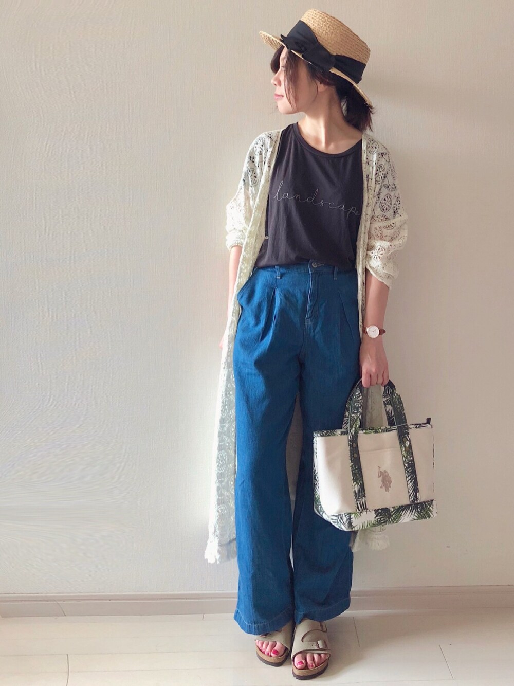 「birkenstock、METALLICSTONES、2018ss、uspolo、USポロ、デニムワイドパンツ、ロゴT、レースガウン、カンカン帽、大人カジュアル」｜「BIRKENSTOCKの18SS新作◆ZURICH/チューリッヒ ソフトフットベッド スエードレザー（WOMEN）（サンダル、ベージュ系）」を使った、chakoさん（レディース・155cm）の夏コーディネートの1枚目の写真