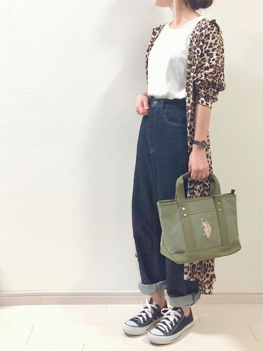 「カジュアル、レオパード、converse、シャツワンピ、ロングワンピース、LIPSTAR、リップスター、uspolo、USポロ、オシャレパッソ」｜「LIPSTARのレオパードシャツワンピース（シャツワンピース、ブラウン系）」を使った、chakoさん（レディース・155cm）の秋コーディネートの1枚目の写真