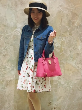 「REDYAZEL（レディアゼル）のアイテム（デニムジャケット）」を使った、Ayaka Onishiさん（レディース・155cm）の春コーディネート