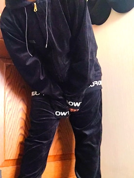 「24karats（トゥウェンティーフォーカラッツ）のSBL Velour Jersey（ジャージ、ブラック系）」を使った、すんさん（レディース・154cm）の冬コーディネート
