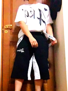 「24karats（トゥウェンティーフォーカラッツ）のSBL Front Logo Tee（Tシャツ/カットソー、ホワイト系）」を使った、すんさん（レディース・154cm）の冬コーディネート