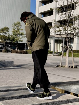 「AVIREX（アヴィレックス）のアイテム（サンダル）」を使った、ざきさん（メンズ・173cm）の春コーディネート