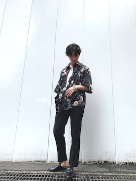 「フラワープリント」｜「アイテム（スラックス）」を使った、TAKUさん（メンズ・166cm）の春コーディネート
