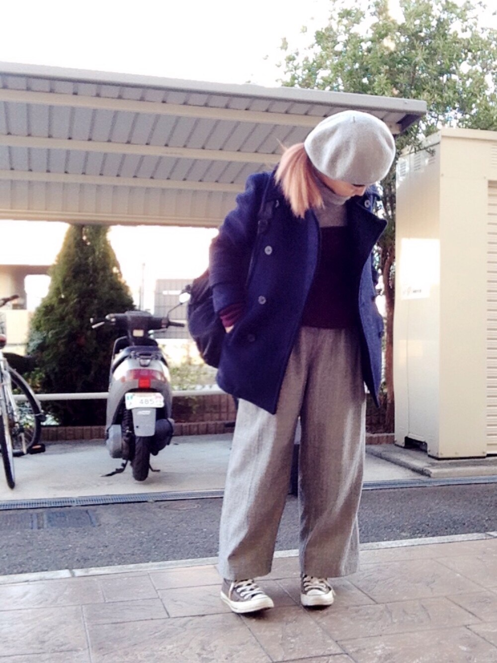 「ハイネック、ピーコート、スニーカー、ベレー帽、バイカラー、リュック」｜「TODAYFULのグレンチェックワイドパンツ（その他パンツ、ブラック系）」を使った、いく☆さん（レディース・153cm）の冬コーディネートの1枚目の写真