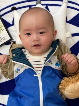 「Familiar （ファミリア）のアイテム（ママ＆ベビー、ブルー系）」を使った、babyu2020さん（キッズ・70cm）の夏コーディネート