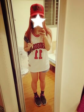 「OUTER SPACE（アウタースペース）のアイテム（帽子）」を使った、Mandy Hsuさん（レディース・161cm）の夏コーディネート