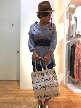 「ストローハット」｜「アイテム（チュニック）」を使った、akaneさん（レディース・157cm）の夏コーディネート