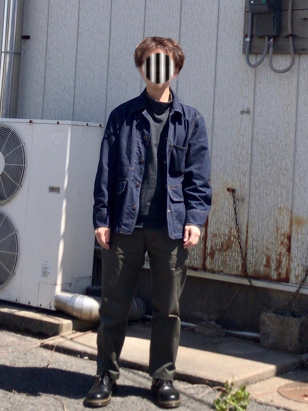 「+J、プラスJ、イージーパンツ、上品な生地」｜「Dr. MartensのDr.Martens ドクターマーチン 1461Z 3EYE GIBSON SHOE 3ホール ギブソン シューズ 11838002 BLACK（ブーツ、ブラック系）」を使った、PETRUCCIさん（メンズ・160cm）の春コーディネートの1枚目の写真