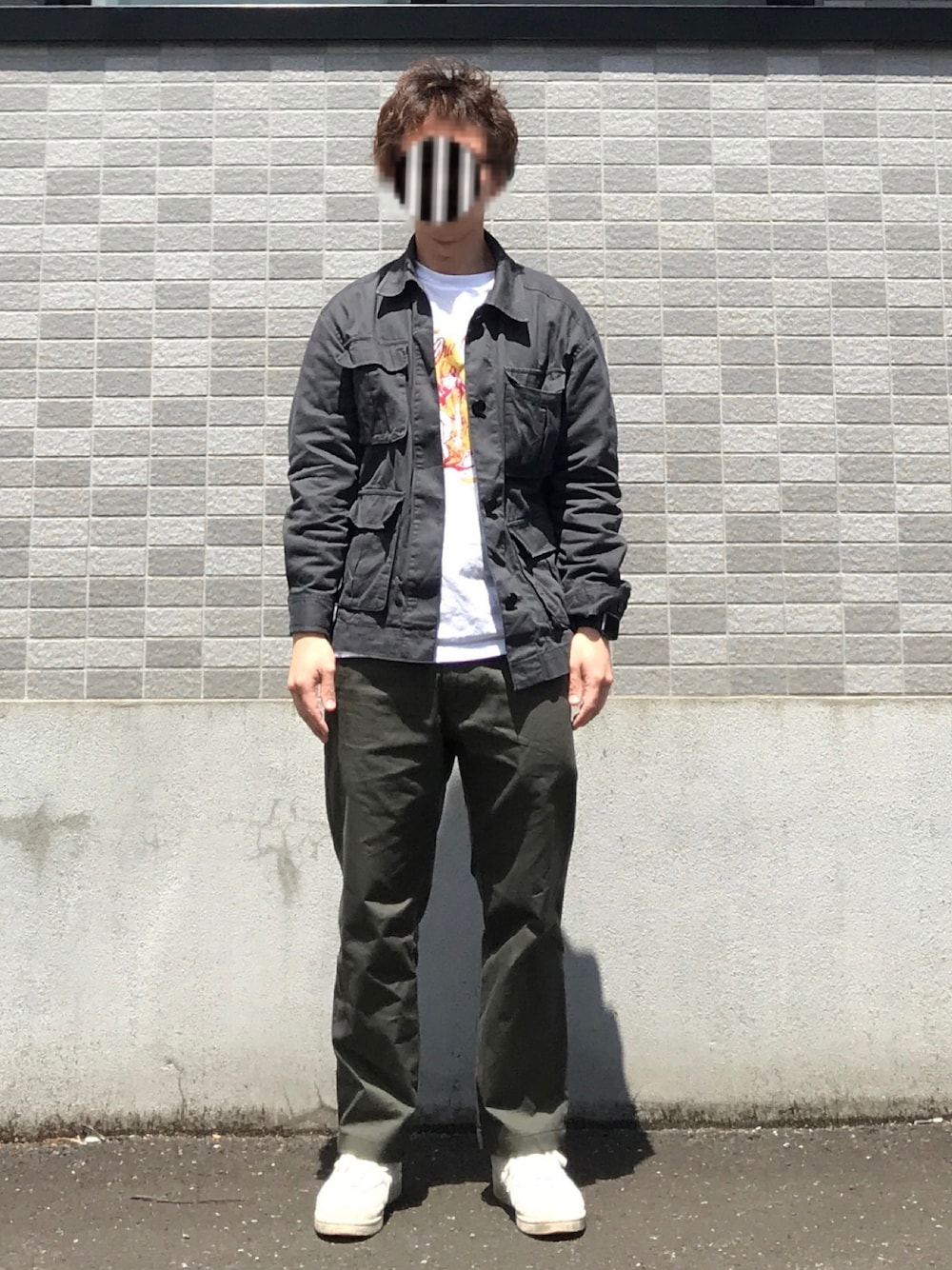 「+J、白スニーカー、バンT」｜「Onitsuka Tigerのオニツカタイガー ジーエスエム Onitsuka Tiger GSM (TH5K1L) ／ スニーカー ／ メンズ ／ レディース（スニーカー、ホワイト系）」を使った、PETRUCCIさん（メンズ・160cm）の春コーディネートの1枚目の写真