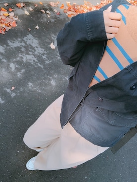 「ベージュパンツ」｜「アイテム（その他アウター）」を使った、yu-maさん（レディース・161cm）の秋コーディネート